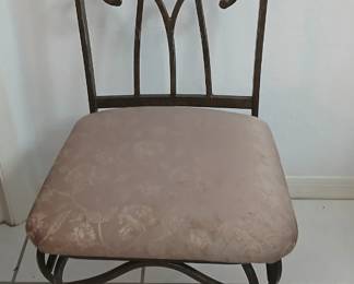 Four chairs that go with table. Cushions could use cleaning.