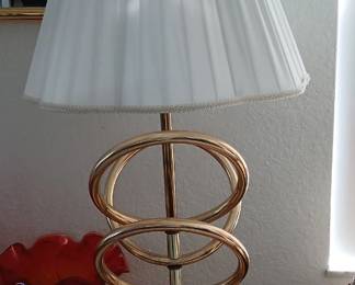 Many different lamps.