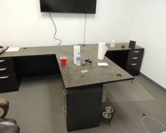 DESK CUBICLE