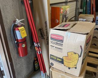 Commercial Mop Bucket and Long Handle Mop Stems