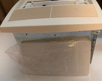Broan bathroom exhaust fan and light never used $20