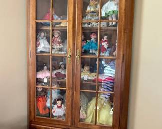 Corner display cabinet and dolls!