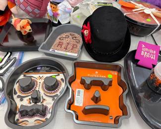 NWT cake pans