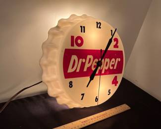 A152 - $250. 1960s Dr Pepper Tommy Tucker clock. And very good condition. Works great. Measures 11.5" diameter.