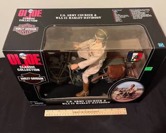 A189 - $35. G.I. Joe classic collection Harley Davidson. US Army courier. New.