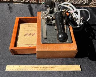 A89 - $125. Vintage Franklin Signet, Hot Stamp Machine. Measures 9.5“ x 6.75“.