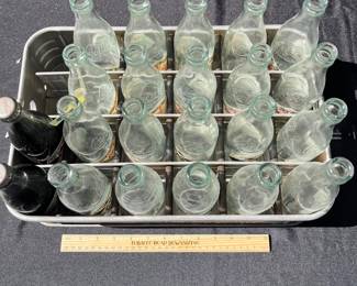 A43 - $165. 1940s Coca-Cola Aluminum Coke Bottle Stadium Carrier. Includes bottles (75th Anniversary bottles)