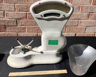 A122 - $100. Toledo scale. Model 405.