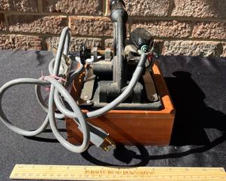 A89 - $125. Vintage Franklin Signet, Hot Stamp Machine. Measures 9.5“ x 6.75“.