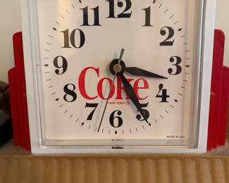 A223 - $20. Coca-Cola clock general store and gas station. Dusty but in good shape.