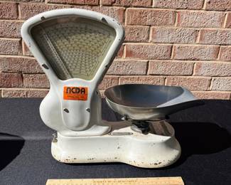 A122 - $100. Toledo scale. Model 405.