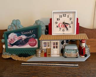A223 - $20. Coca-Cola clock general store and gas station. Dusty but in good shape.