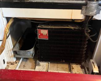 A173 - $500. Cavalier Model CCS-12-96 "Things go better with Coke". 15 cents. Drink machine in working order - cools! Original condition!