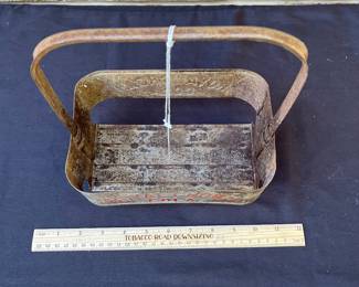 A112 - $25. Royal Crown Cola Carrying Case. In fair/poor shape.