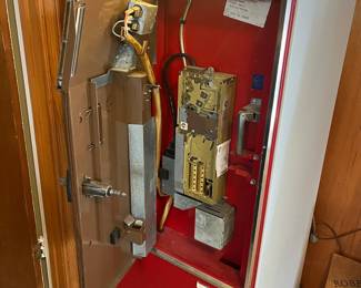 A173 - $500. Cavalier Model CCS-12-96 "Things go better with Coke". 15 cents. Drink machine in working order - cools! Original condition!