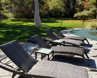 4 chaise lounges