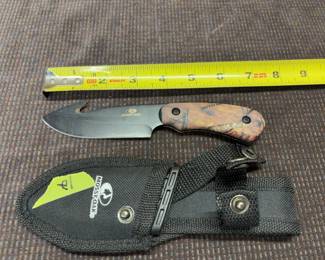 Mossy oak knife