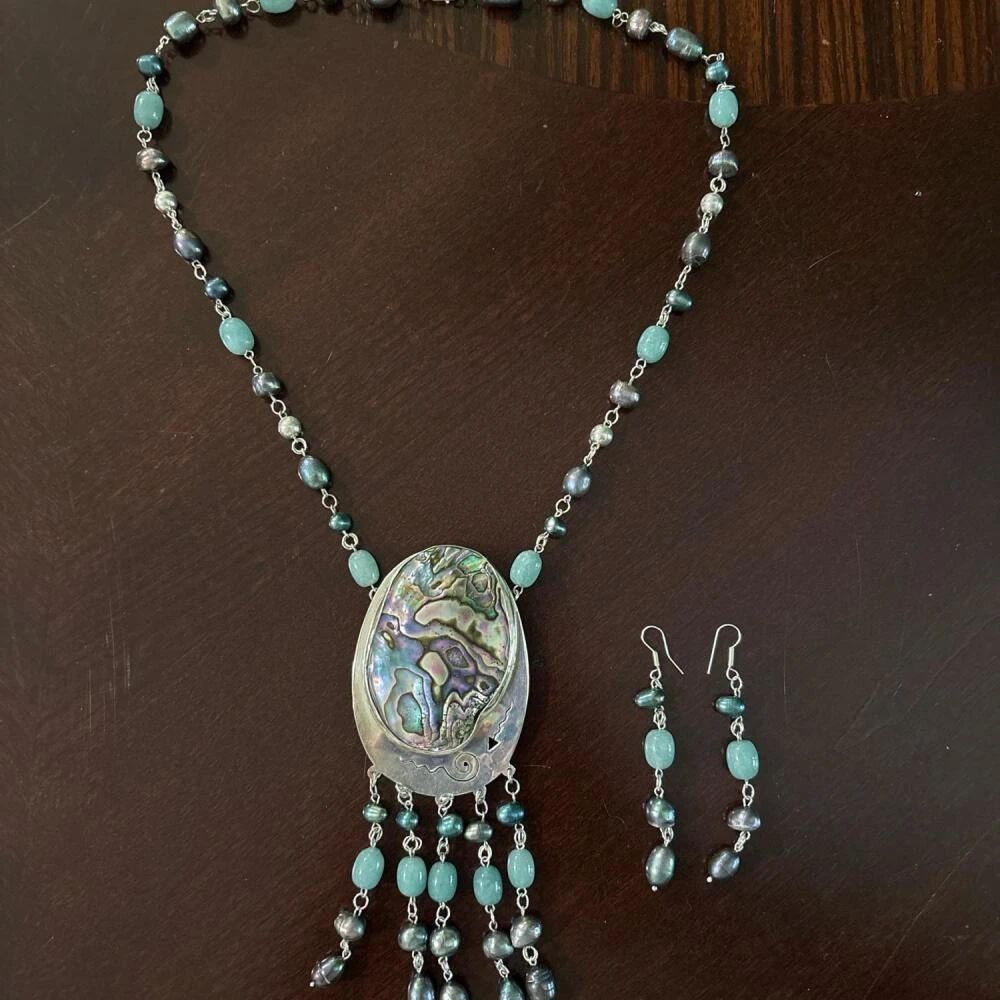 001 sterlingsilvernecklacewithabalonein