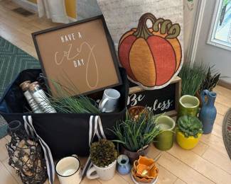 059 homedecoritemsvasesfauxplantssigns