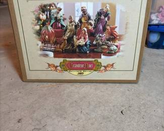 076 grandeurnoelhandpaintedporcelainnat