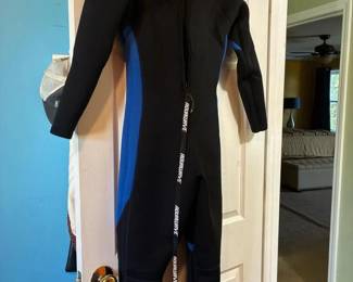 029 aquawavewetsuit