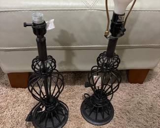 018 pairofblackmetaltablelampswithsha