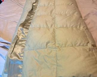 036 assortedbeddinglot