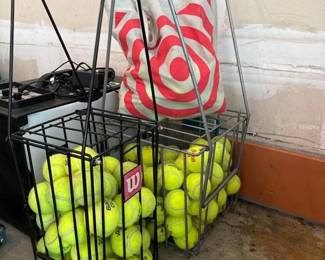 119 tennisballswithballhoppers
