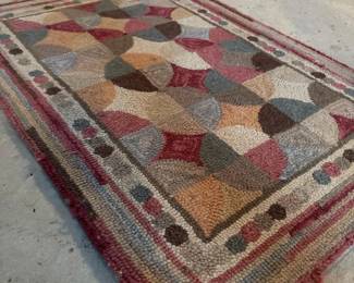 063 llbeanhandhookedwoolrugwithgeome
