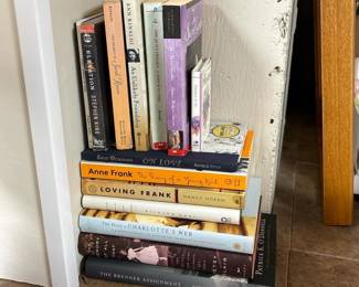 054 selectionofhardcoverandpaperbackboo