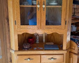 Corner Hutch