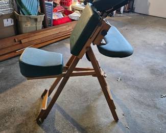 Massage chair with carrying bag