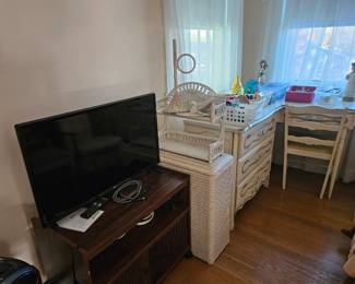 TV, French Provincial bedroom set