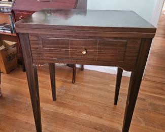 Sewing cabinet