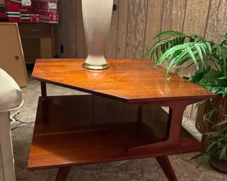  019 Mid Century Modern Style Two Tier Accent Table