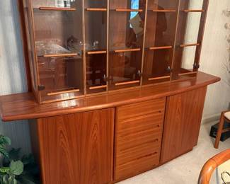  006 Danish Modern Style China CabinetDisplay Hutch