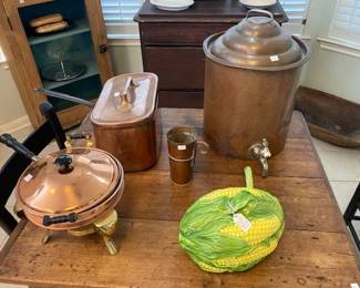 Nice copper pieces in the kitchen