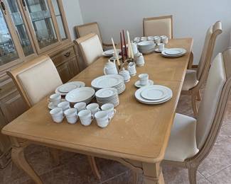 Mikasa Intaglio Garden Harvest Fine China Dinnerware Set