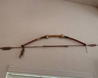 Native American Style Decorative Bow and Arrow Set