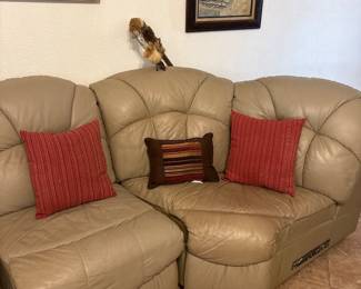 Contemporary Leather Sectional Sofa second image
