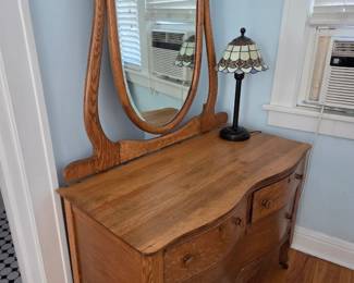 Serpentine wishbone dresser with mirrow
