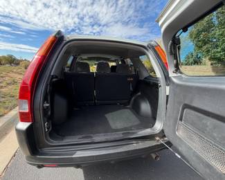 2004 Honda CRV Fantastic Point A to Point B vehicle. Ideal first car.  