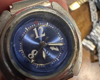 Vintage Japanese Quartz Fashion Wristwatch