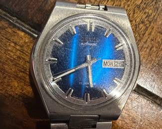 Pulsar VA Quartz Watch second image