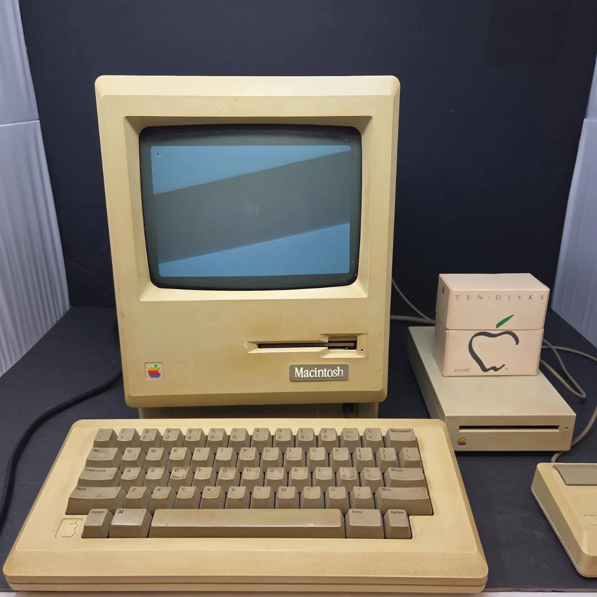 Early Apple Macintosh Plus Computer System with Keyboard, Mouse, External Disk Drive Software