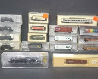 Collection of 17 Vintage Z Scale Model Trains Marklin, MicroTrains Line Assorted Rolling Stock