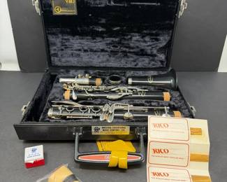 Vito ResoTone 3 BFlat Student Clarinet by Leblanc with Hard Shell Case and Additional Supplies
