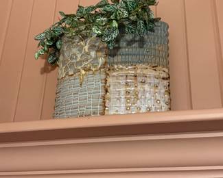 . . . another nice pillow vase