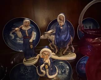 . . . Hummel nativity figures