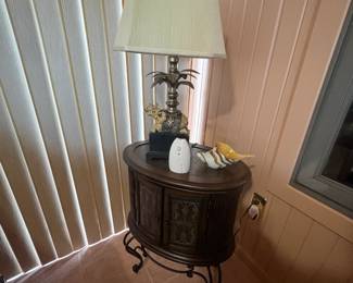 . . . cute lamp table and pineapple lamp